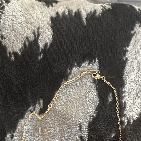 Elegant Gold Necklace with Green Clover Charms - Picture 2 of 3